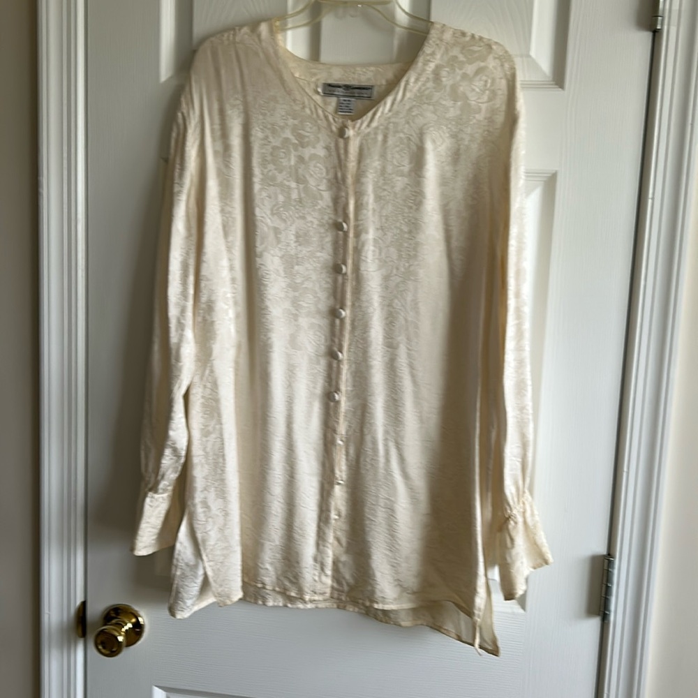 Vintage Women’s 100% Damask Silk Blouse